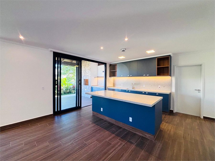 Casa à venda com 4 quartos, sendo 3 suítes, no condomínio Residencial Chácara Ondina, Sorocaba - SP