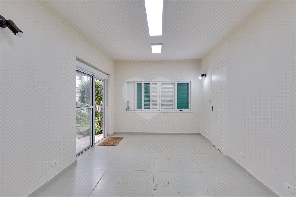 Casa Térrea à venda ou para alugar com 5 quartos, sendo 2 suítes, em Granja Julieta, São Paulo, SP