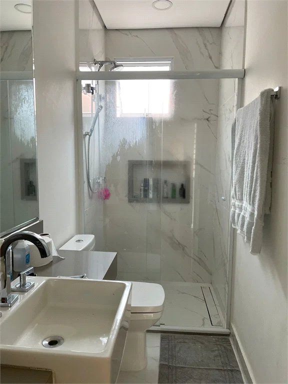 Sobrado à venda com 5 quartos, sendo 2 suítes,  em Vila Cordeiro, São Paulo, SP
