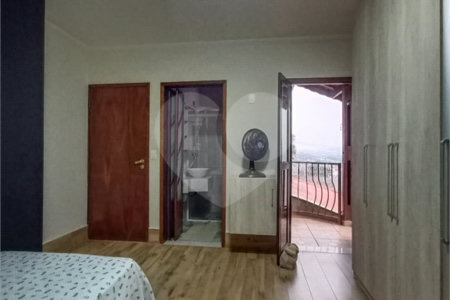 Casa à venda com 3 suítes no condomínio Aruã, Mogi das Cruzes - SP