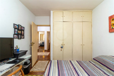 Casa Térrea à venda com 4 quartos, sendo 1 suíte, em Parque Jabaquara, São Paulo, SP
