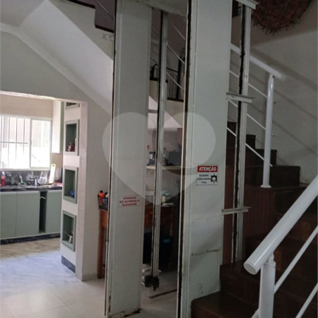 Sobrado à venda com 3 quartos, sendo 1 suíte,  em Villa Di Cesar, Mogi das Cruzes, SP