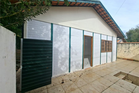 Casa à venda com 2 quartos no Centro, Alambari, SP