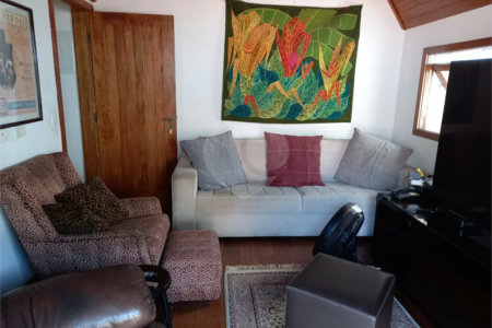 Casa à venda com 5 quartos, sendo 4 suítes, em Jardim São Bento, São Paulo, SP