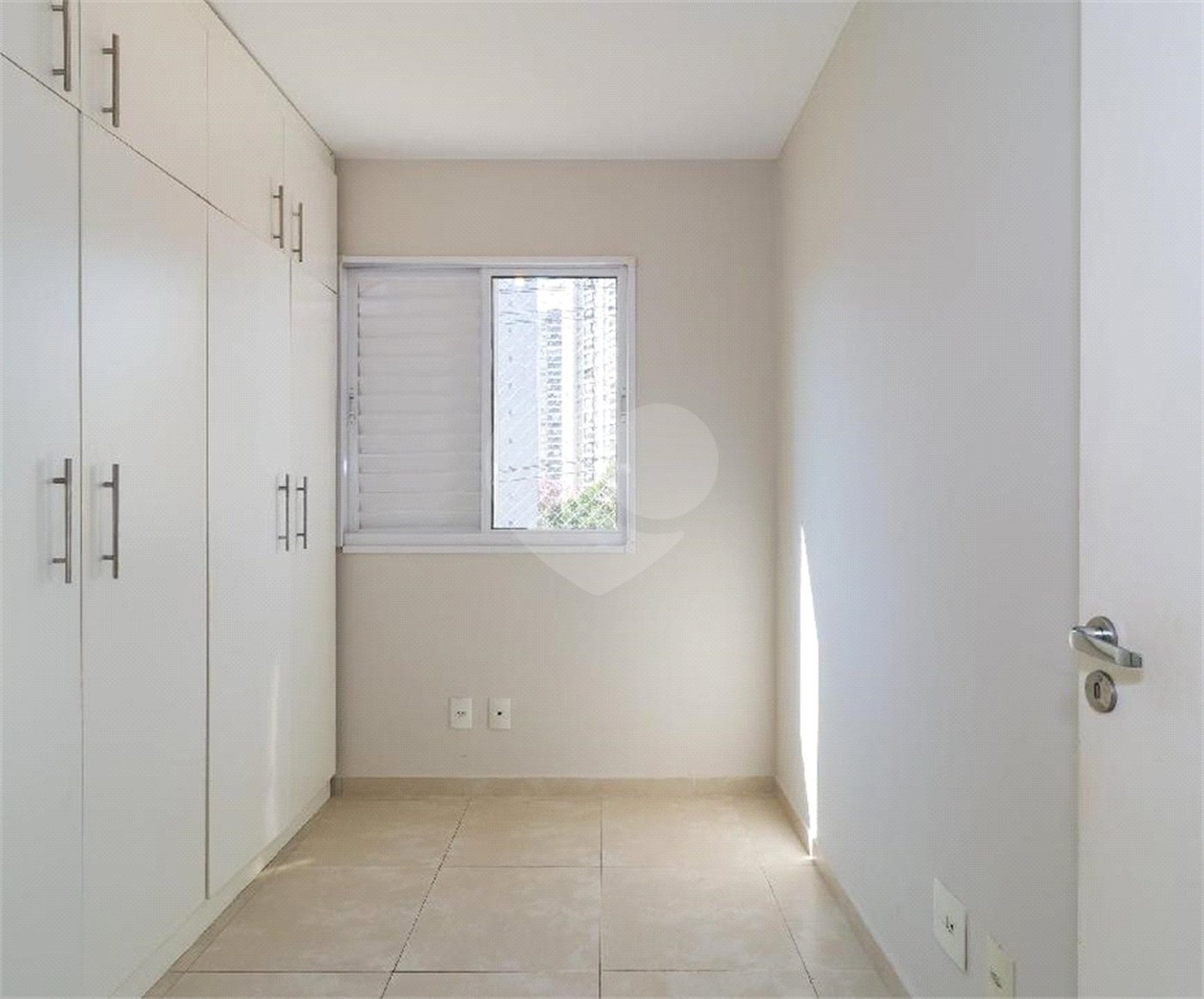 Apartamento à venda com 3 quartos, sendo 1 suíte, em Parque Reboucas, São Paulo, SP