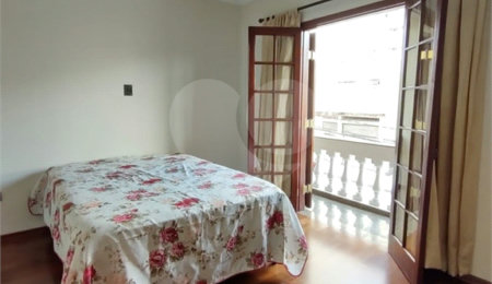 Casa à venda com 3 quartos, sendo 1 suíte,  em Santa Maria, São Caetano do Sul, SP