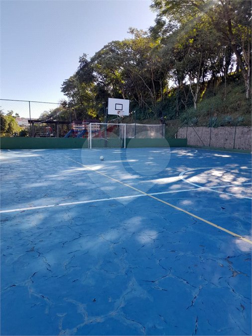 Casa à venda com 4 quartos, sendo 3 suítes, no condomínio Residencial Terras de Vinhedo, Vinhedo - SP