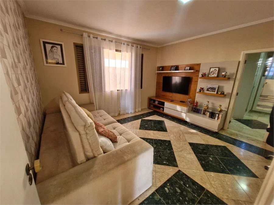 Casa à venda com 4 suítes no condomínio Villa Viana II, Cotia - SP