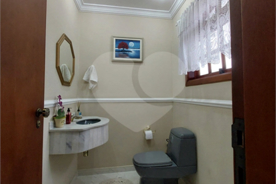 Casa à venda com 3 suítes em Vila Pereira Barreto, São Paulo, SP