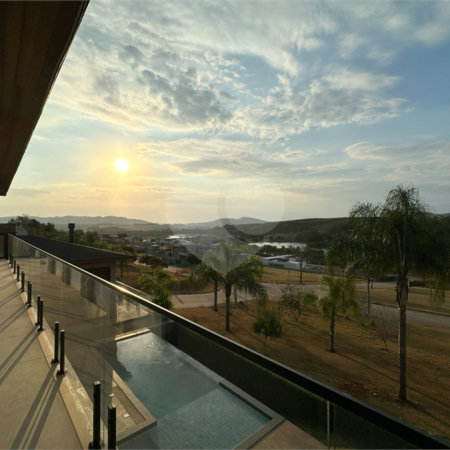 Casa Térrea à venda ou para alugar com 3 suítes em Jardim Leonor, Itatiba, SP