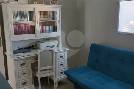Casa à venda com 3 quartos, sendo 1 suíte, no condomínio Caruatinga, Atibaia - SP