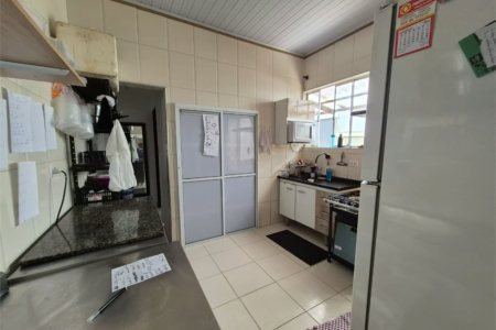 Casa à venda com 4 quartos, sendo 1 suíte,  no condomínio Residencial Alto da Lapa II, São Paulo - SP