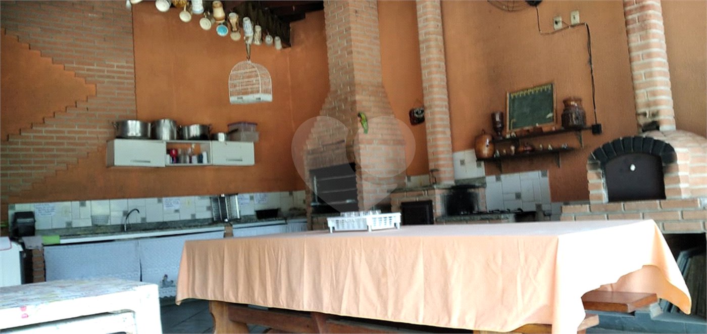 Chácara à venda com 2 quartos no Centro, Araçoiaba da Serra, SP
