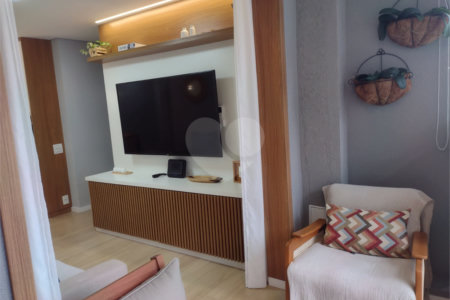 Apartamento à venda com 3 quartos, sendo 1 suíte,  em Campo Grande, São Paulo, SP
