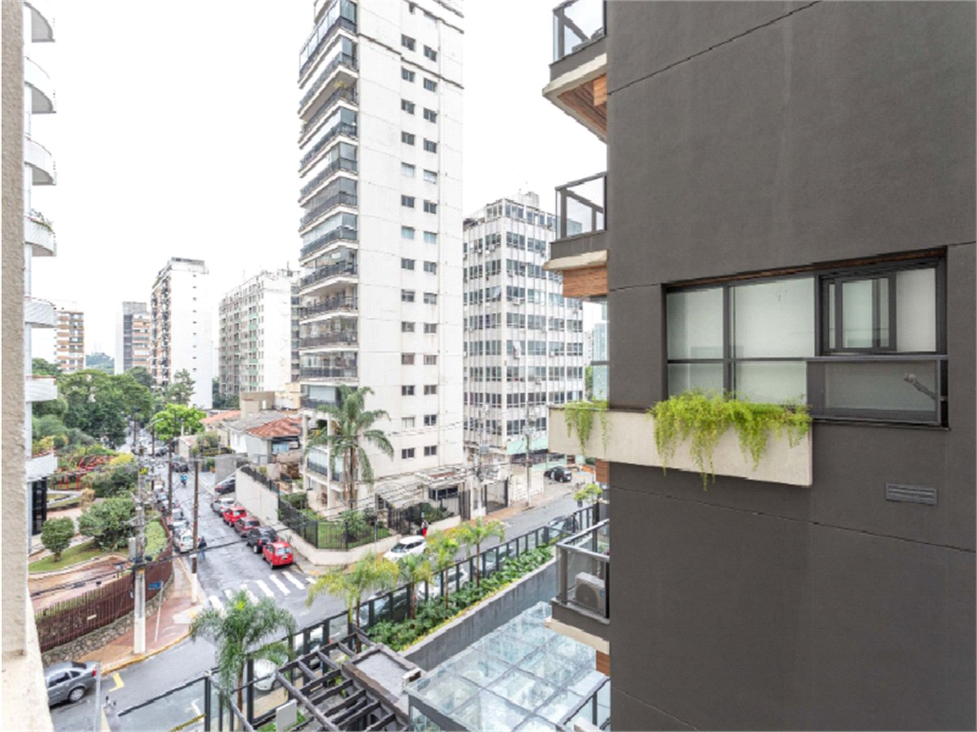 Apartamento à venda com 3 quartos, sendo 1 suíte, em Itaim Bibi, São Paulo, SP