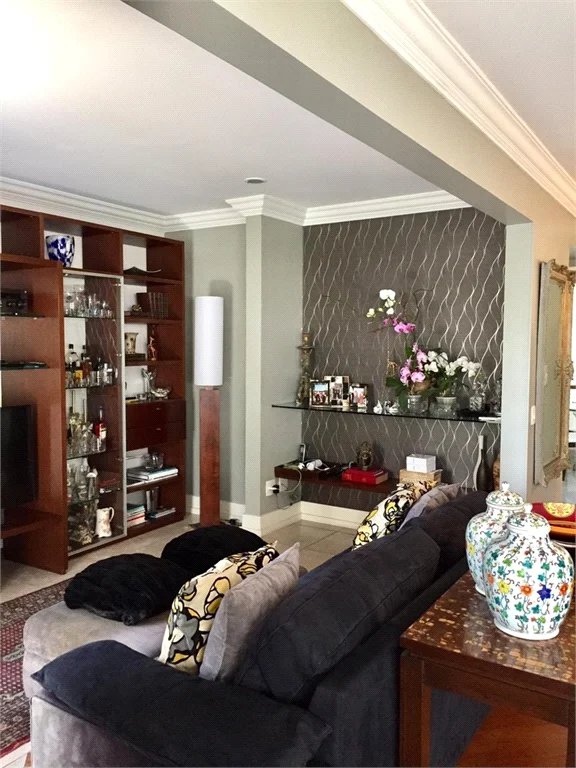 Apartamento à venda com 3 suítes em Vila Suzana, São Paulo, SP
