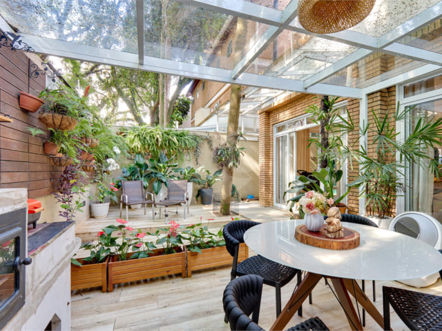 Casa à venda com 4 suítes no condomínio Vila Inglesa, São Paulo - SP