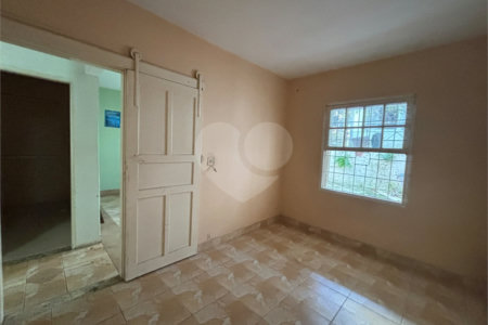 Sobrado à venda com 4 quartos em Vila Paulicéia, São Paulo, SP