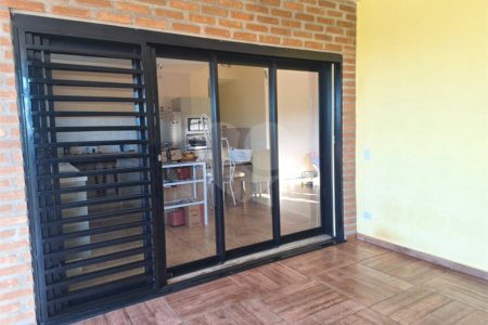 Chácara à venda com 4 quartos, sendo 2 suítes, em Recanto das Acácias, São Roque, SP