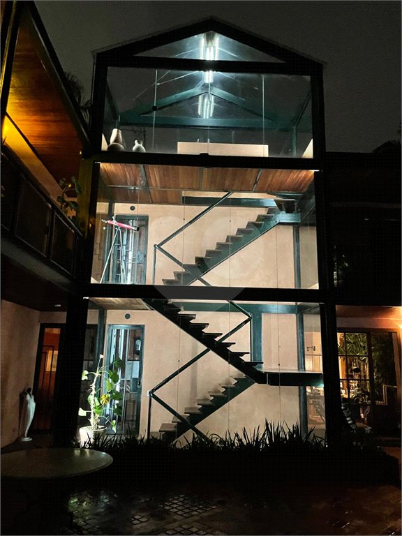 Casa à venda ou para alugar com 4 quartos, sendo 3 suítes, em Jardim Leonor, São Paulo, SP