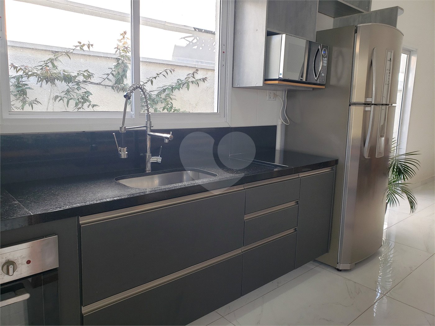 Casa à venda com 3 suítes no condomínio Residencial Veredas, Mogi das Cruzes - SP