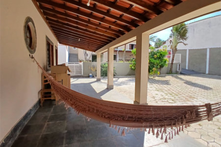 Casa à venda com 5 quartos, sendo 3 suítes, em Vila Santista, Atibaia, SP