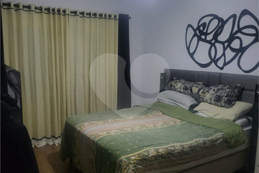 Sobrado à venda com 3 quartos, sendo 1 suíte,  em Parque Edu Chaves, São Paulo, SP