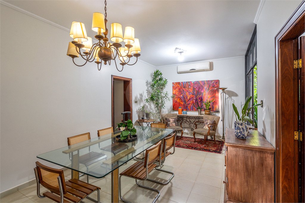 Casa à venda com 6 quartos, sendo 2 suítes, em Jardim Primaveril, Três Lagoas, MS