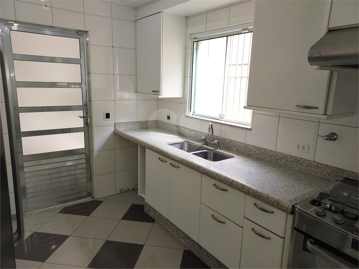 Casa à venda com 3 suítes no condomínio Chácara Francesa, São Paulo - SP