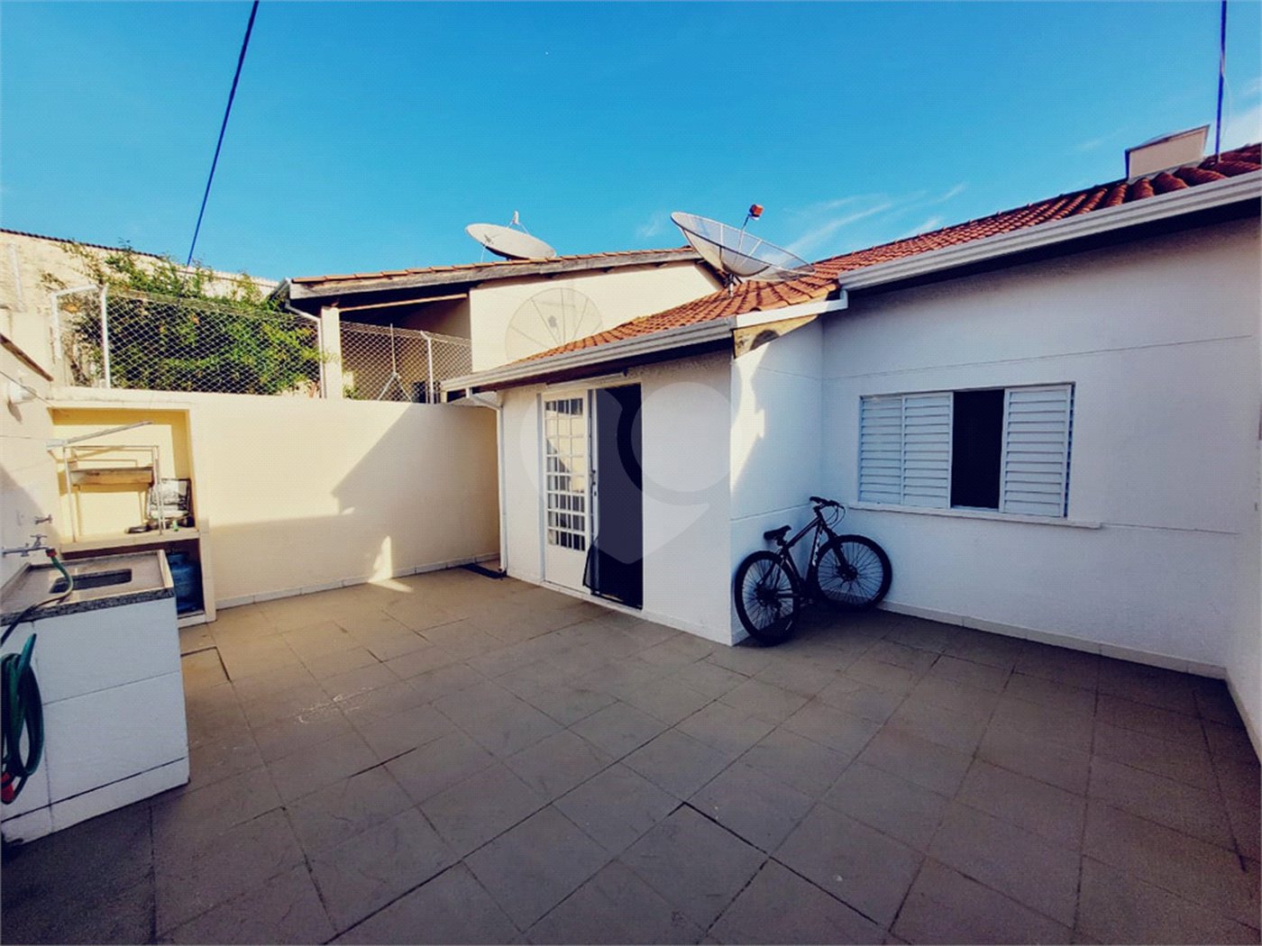 Casa à venda com 2 quartos, sendo 1 suíte, no condomínio Villa das Palmeiras, Indaiatuba - SP