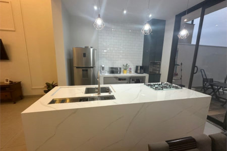 Casa à venda com 4 quartos, sendo 2 suítes, no condomínio Residencial Golden Ville, Itapetininga - SP