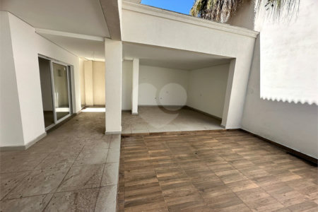 Casa à venda com 4 suítes no condomínio Villaggio Houda, São Paulo - SP