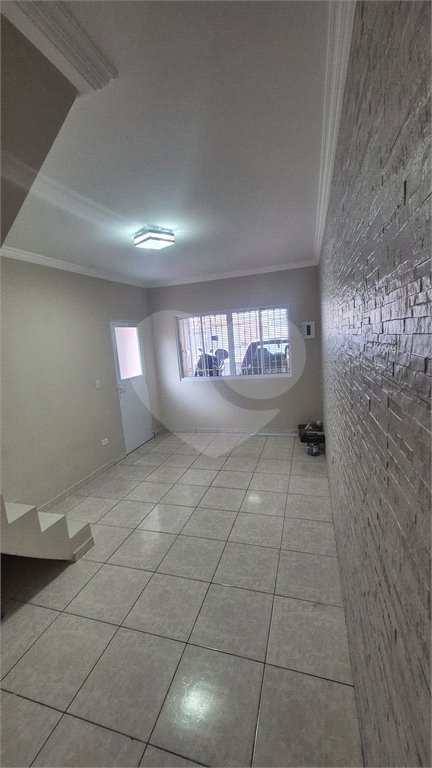 Sobrado à venda com 3 quartos, sendo 1 suíte, em Jardim Las Vegas, Santo André, SP