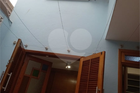 Sobrado à venda com 4 quartos, sendo 2 suítes, em Vila Hamburguesa, São Paulo, SP
