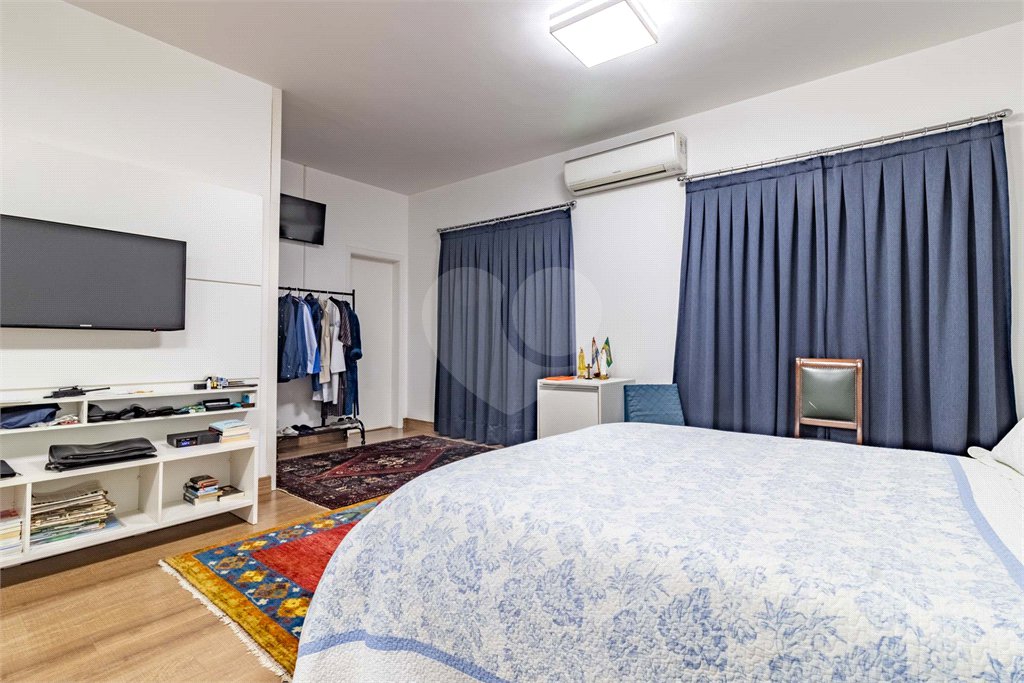 Casa à venda com 7 quartos, sendo 5 suítes,  em Morumbi, São Paulo, SP