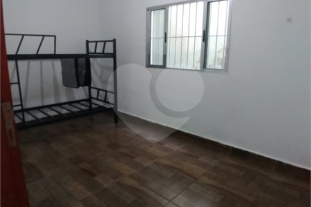 Casa à venda com 3 quartos em Jardim Santa Helena, Itaquaquecetuba, SP