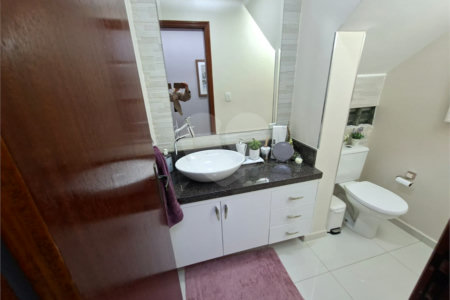 Sobrado à venda com 3 quartos, sendo 1 suíte, em Jardim Bonfiglioli, São Paulo, SP