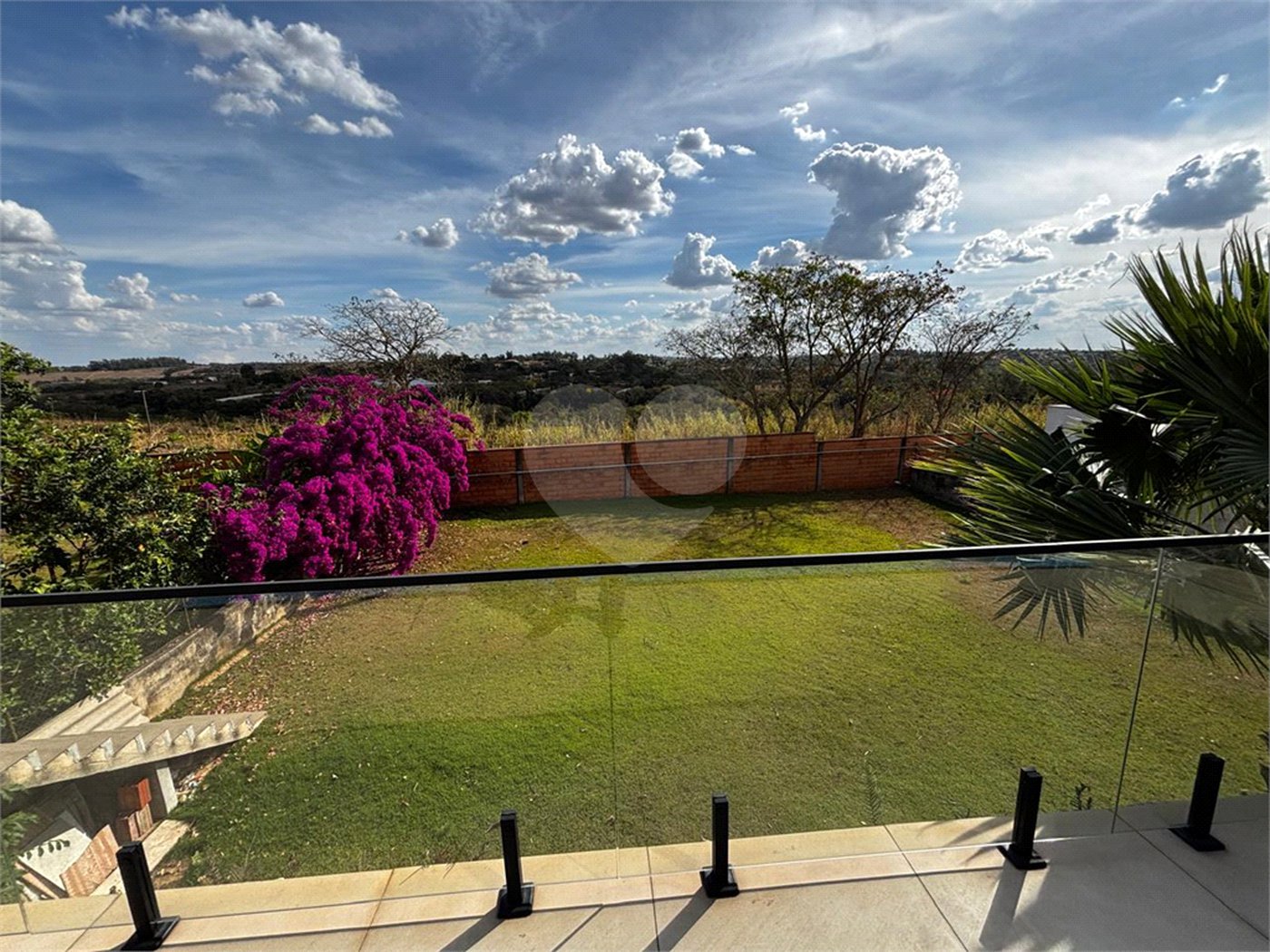 Casa à venda com 3 quartos, sendo 2 suítes, no condomínio Terras de Mont Serrat, Salto - SP