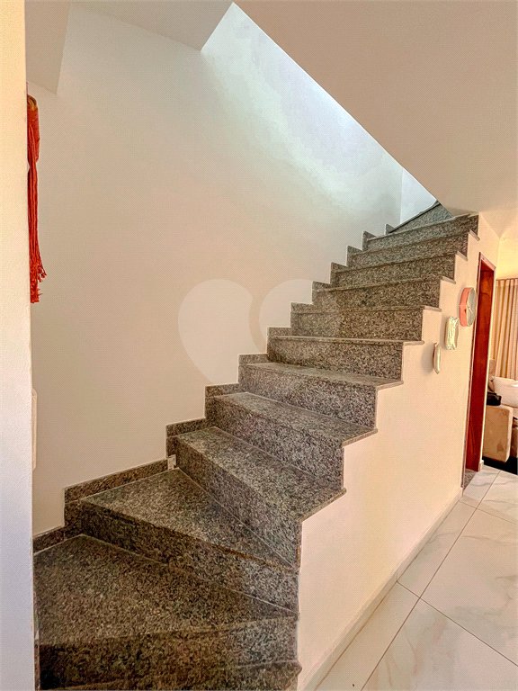 Casa à venda com 4 quartos, sendo 1 suíte, no condomínio Imperial Santa Cruz, Rio de Janeiro - RJ