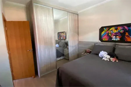 Sobrado à venda com 4 quartos, sendo 1 suíte, em Jardim Colorado, São José dos Campos, SP