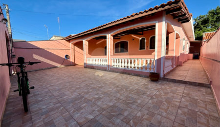 Casa à venda ou para alugar com 3 quartos, sendo 1 suíte, em Jardim Monte Santo, Itapetininga, SP