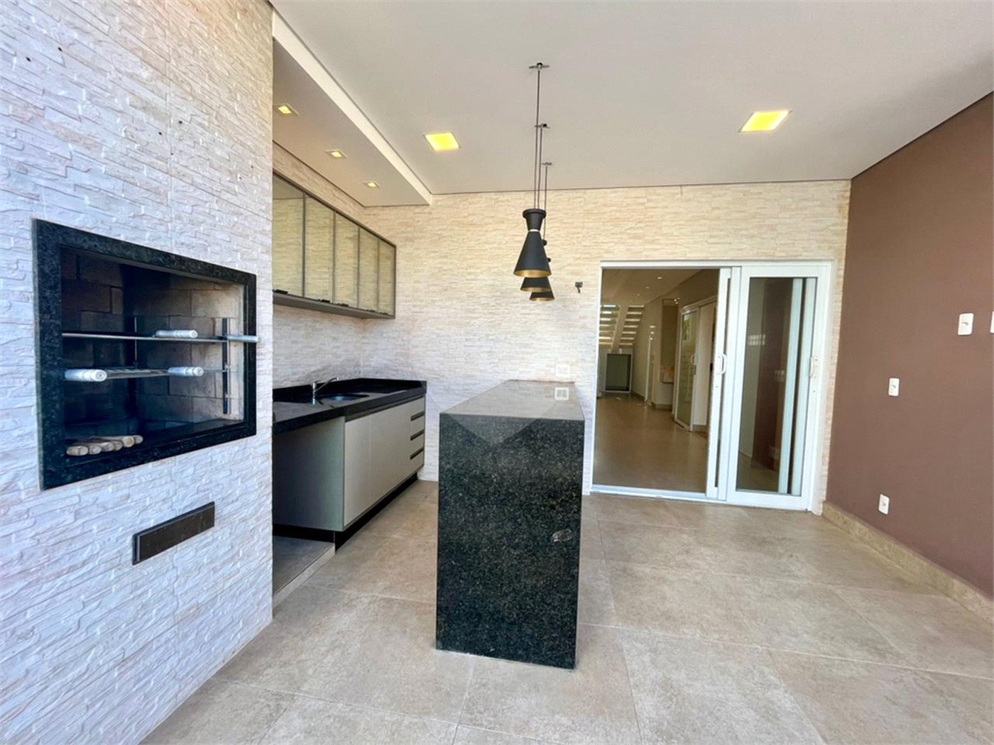 Casa à venda com 3 suítes no condomínio Campos do Conde, Sorocaba - SP