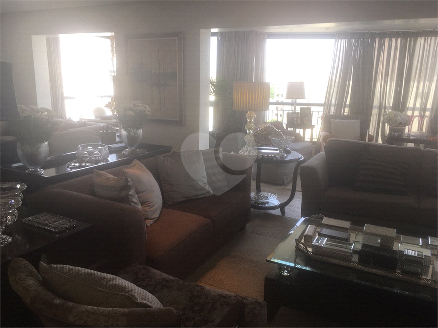 Apartamento à venda com 4 quartos, sendo 3 suítes, em Moema, São Paulo, SP