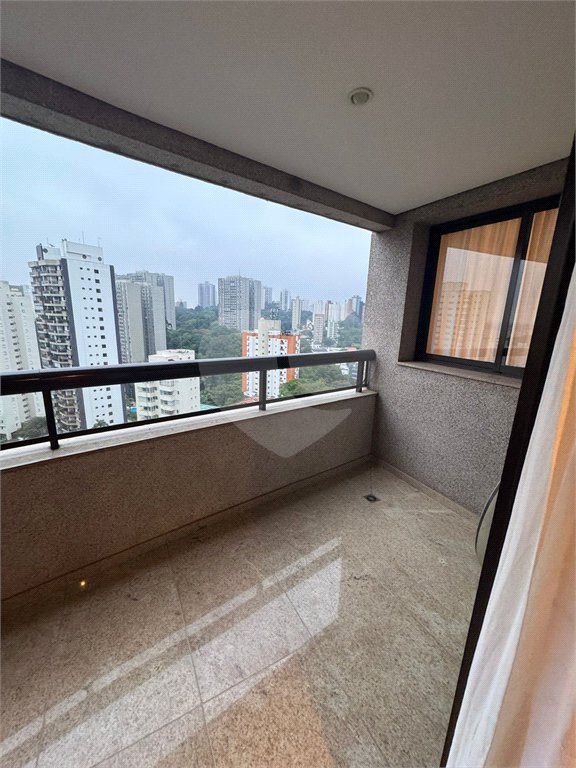 Apartamento à venda com 3 suítes em Vila Suzana, São Paulo, SP
