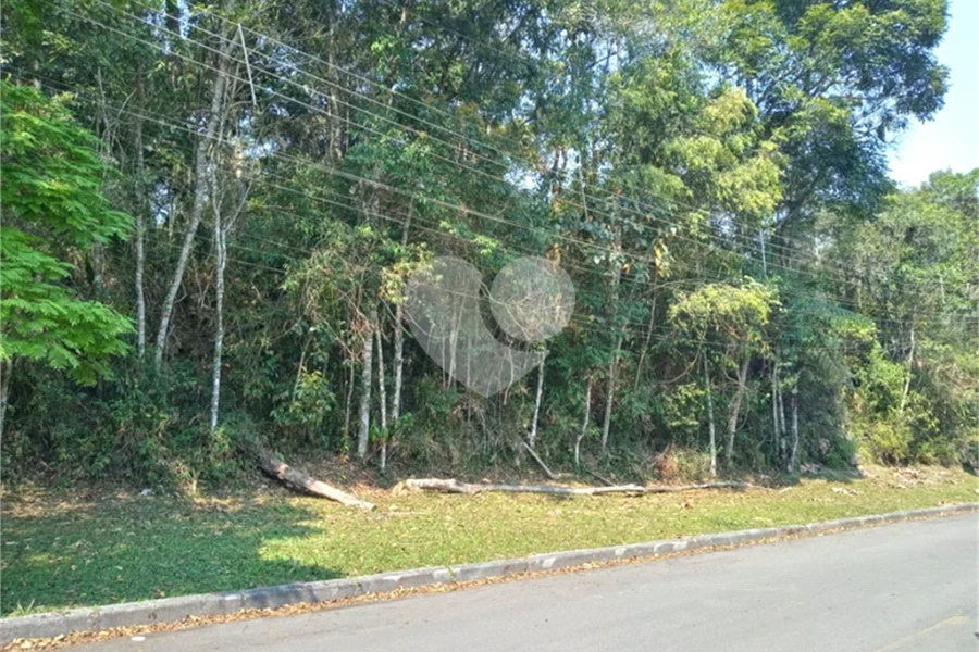 Terreno à venda no condomínio Parque Petrópolis 4 Secção, Mairiporã - SP