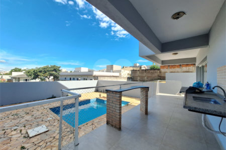 Casa à venda com 4 suítes no condomínio Terras de São Francisco, Vinhedo - SP