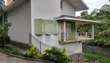 Sobrado à venda com 4 quartos, sendo 1 suíte,  em Jardim Floresta, São Paulo, SP