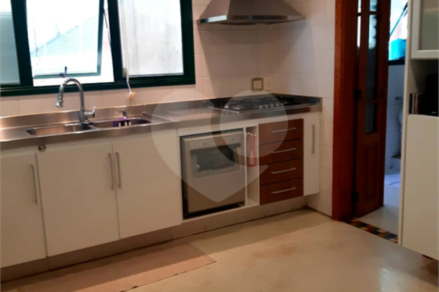 Sobrado à venda com 4 suítes em Vila Guilherme, São Paulo, SP