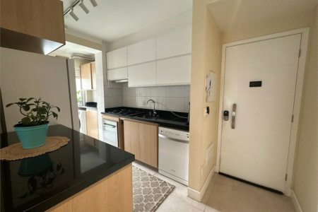 Apartamento à venda com 3 quartos, sendo 1 suíte,  em Vila Andrade, São Paulo, SP
