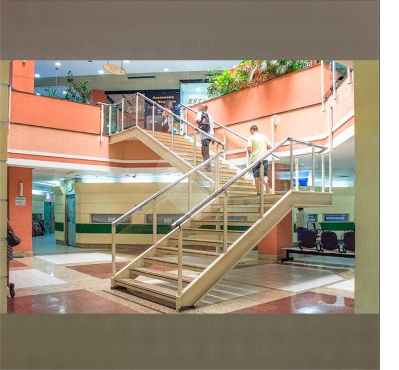 Sala à venda ou para alugar em Bangu, Rio de Janeiro, RJ